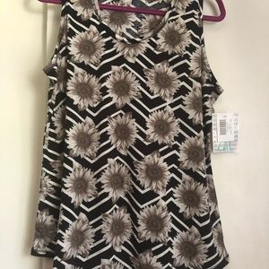 Lularoe tank top 2XL Sunflowers